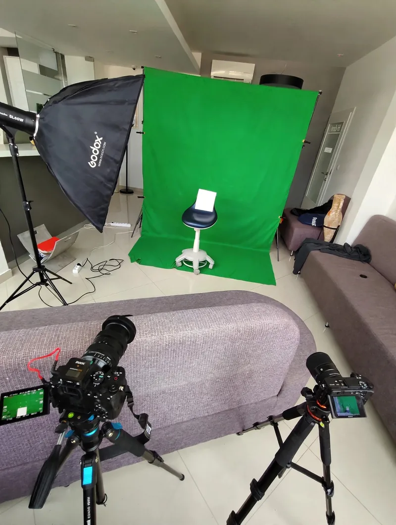 Kamere, rasvjeta i green screen za snimanje u ordinaciji